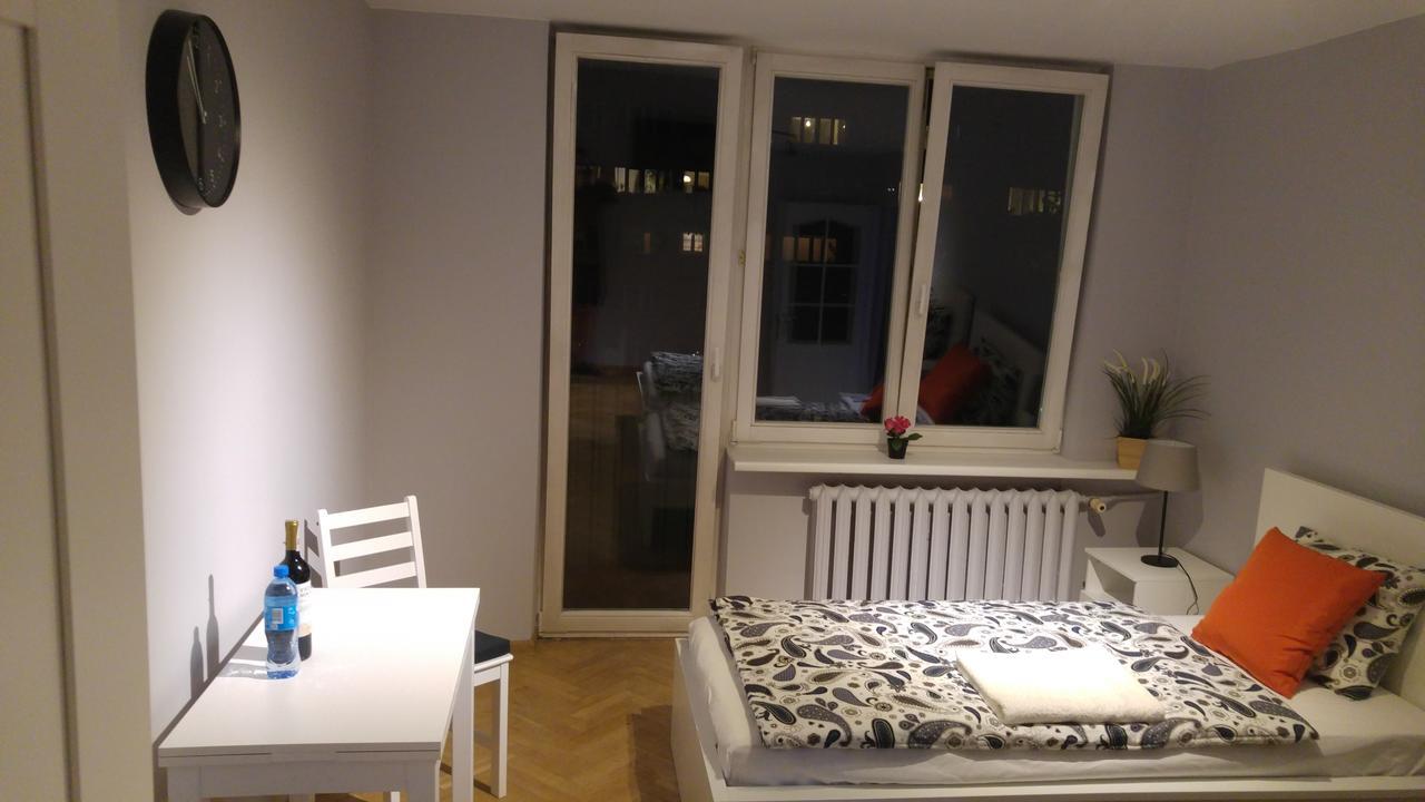 Rent0Nline Niepodleglosci Rooms Metro Варшава Екстер'єр фото