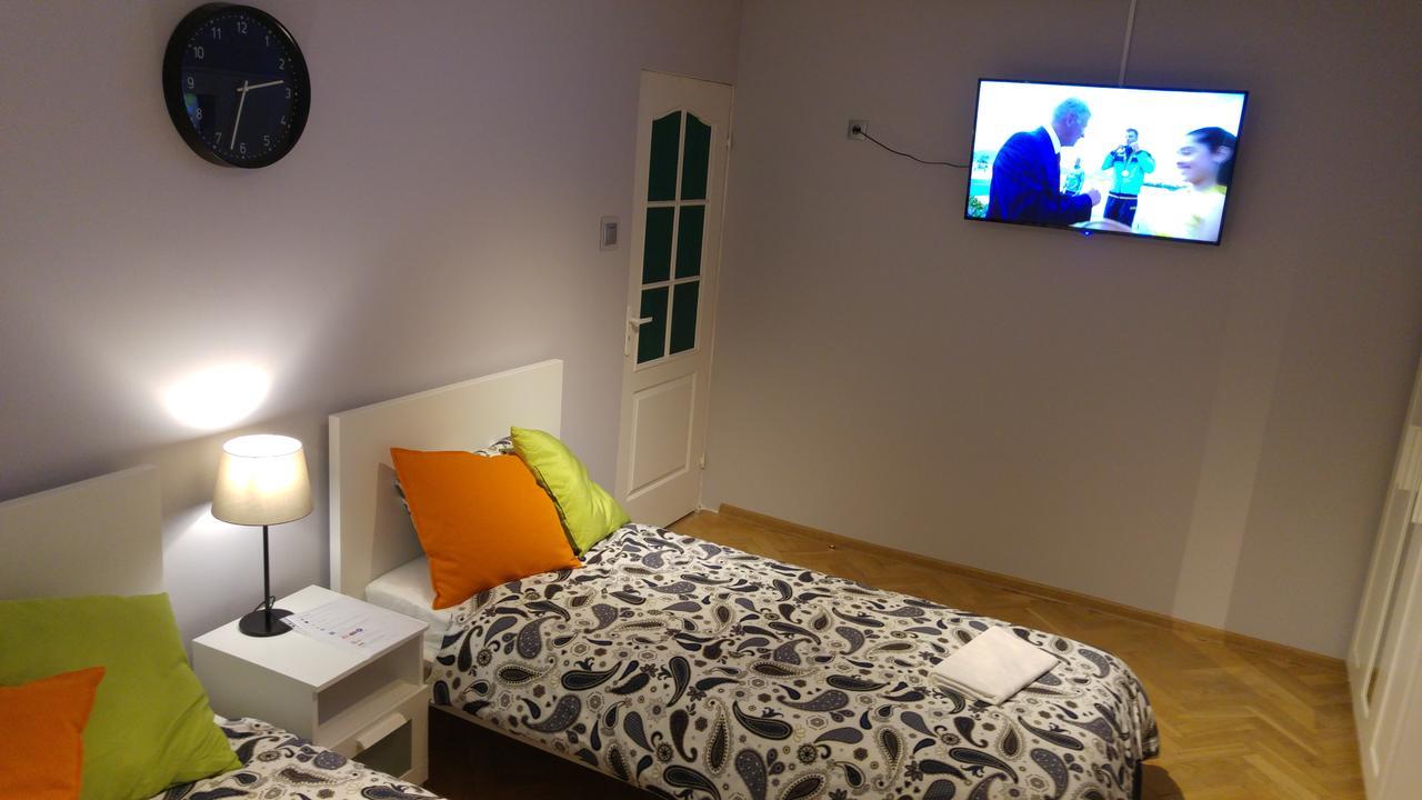 Rent0Nline Niepodleglosci Rooms Metro Варшава Екстер'єр фото