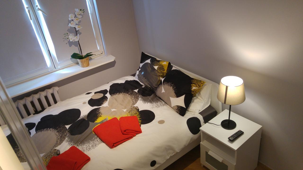 Rent0Nline Niepodleglosci Rooms Metro Варшава Екстер'єр фото